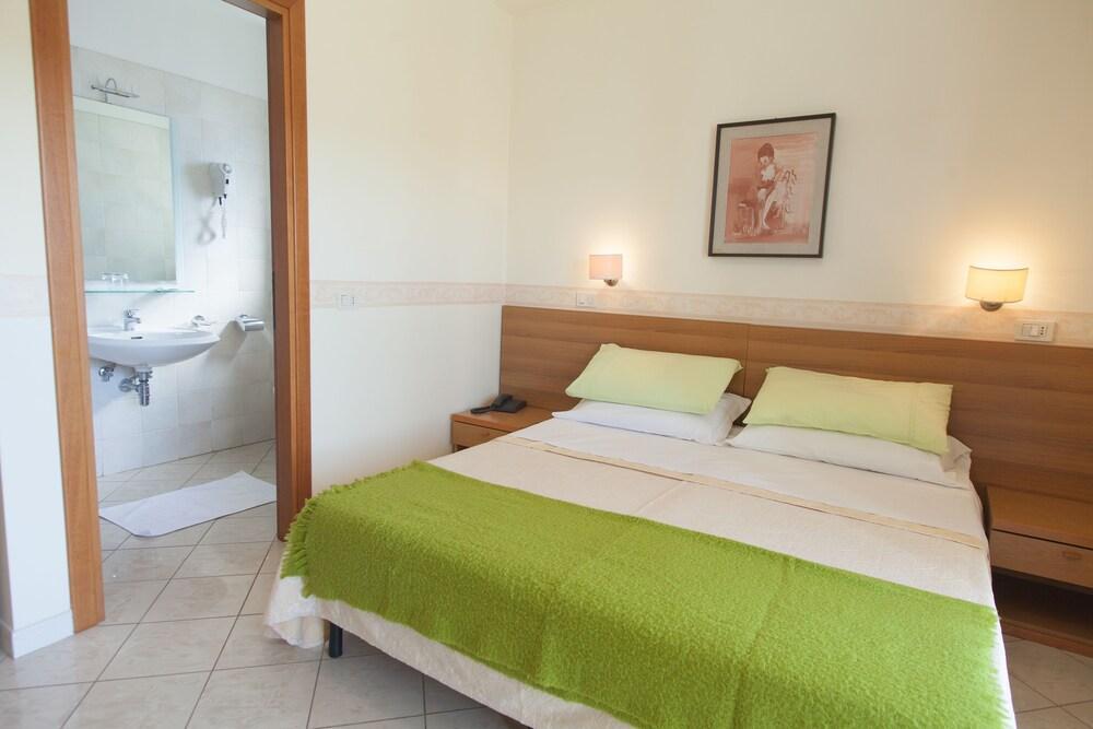 ואסטו Hotel Lido מראה חיצוני תמונה