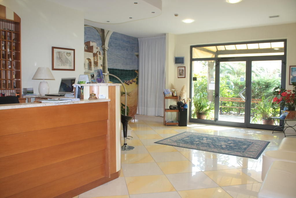 ואסטו Hotel Lido מראה חיצוני תמונה