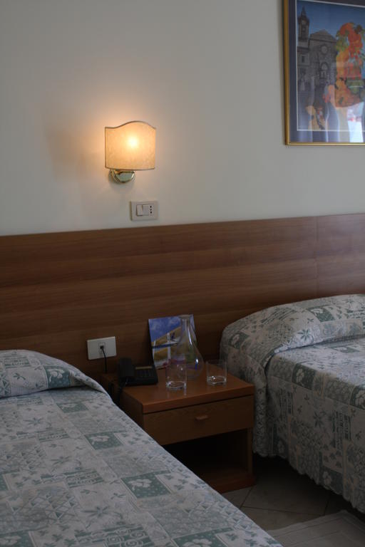 ואסטו Hotel Lido חדר תמונה