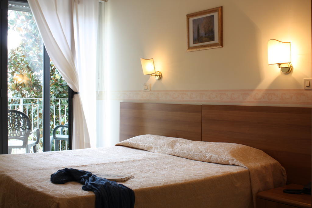 ואסטו Hotel Lido מראה חיצוני תמונה